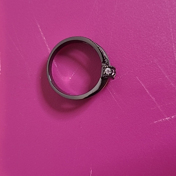 faux yellow opal ring - Picture 3 of 7